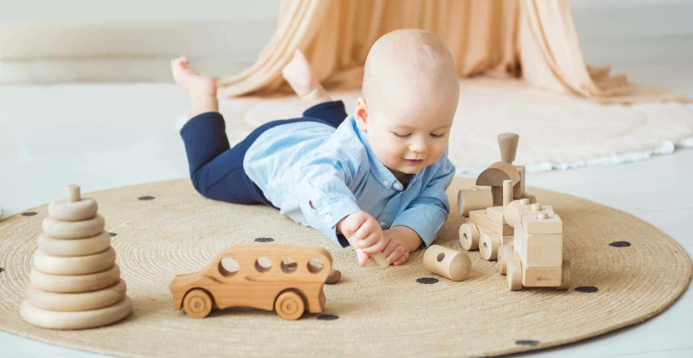 Montessori for Babies: A Comprehensive Guide – Woodandroom