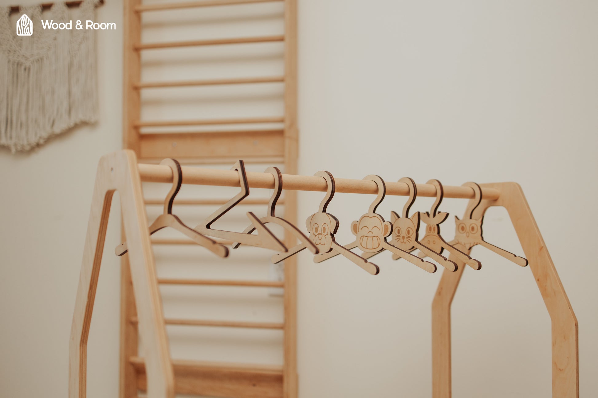 Kids Wooden Hangers (10 pcs) – Woodandroom
